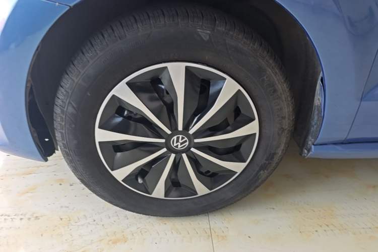 Used Volkswagen Polo 2014 1.4L Manual Fashion Edition Left Front Wheel Hub