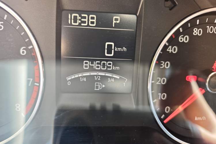 Used Volkswagen Polo 2014 1.6L Cross Polo Automatic Odometer Close Up