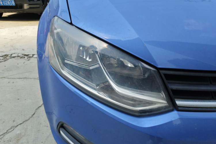 Used Volkswagen Polo 2014 1.6L Manual Comfort Edition Right Front Headlight