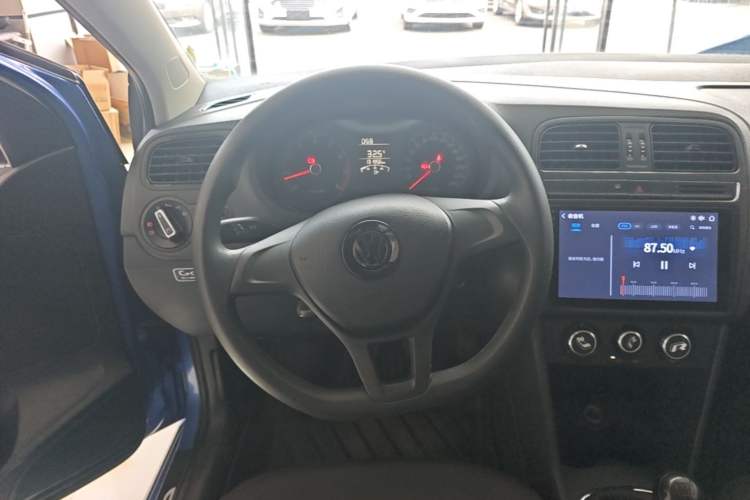 Used Volkswagen Polo 2014 1.4L Manual Fashion Edition Steering Wheel