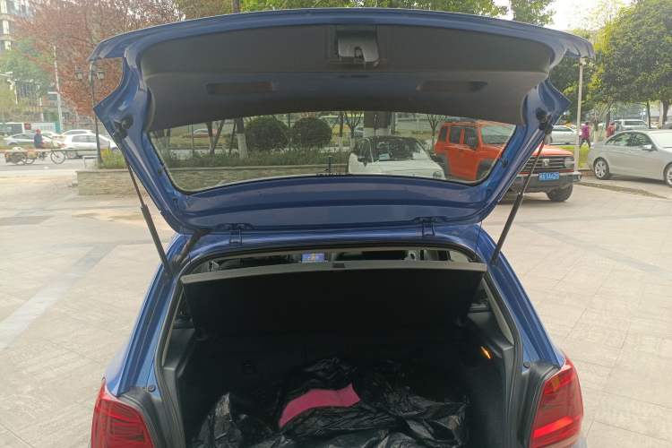 Used Volkswagen Polo 2014 1.6L Cross Polo Automatic Trunk