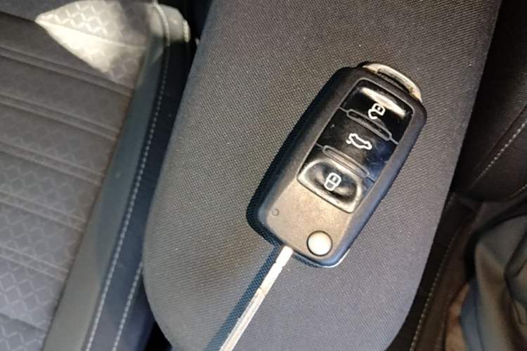 Used Volkswagen Polo 2014 1.6L Cross Polo Automatic Vehicle Key