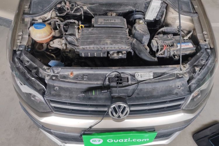 Used Volkswagen Polo 2014 1.6L Cross Polo Automatic Engine Bay
