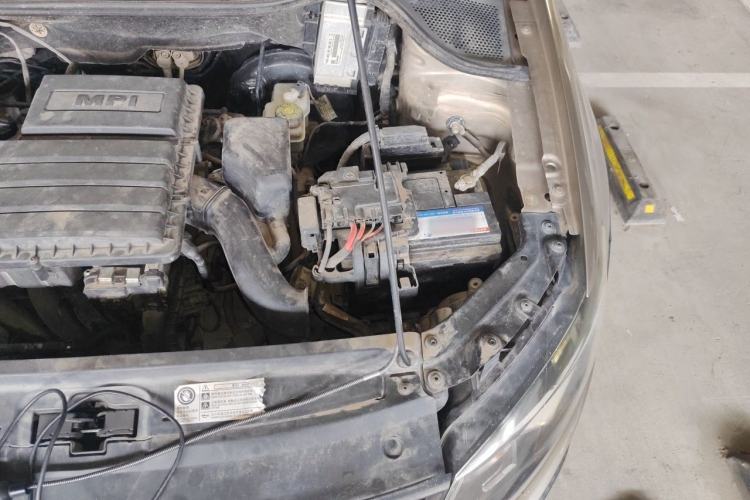 Used Volkswagen Polo 2014 1.6L Cross Polo Automatic Engine Bay Left