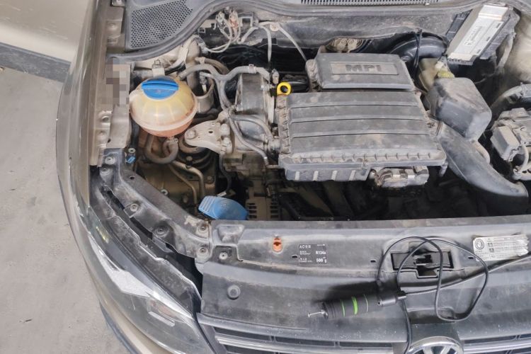 Used Volkswagen Polo 2014 1.6L Cross Polo Automatic Engine Bay Right