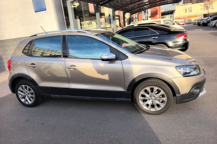 Used Volkswagen Polo 2014 1.6L Cross Polo Manual Exterior 2