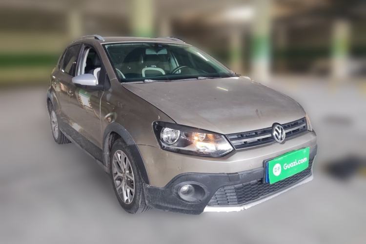 Used Volkswagen Polo 2014 1.6L Cross Polo Automatic Front Right 45 Deg