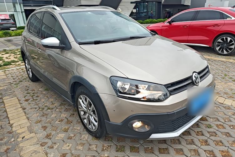 Used Volkswagen Polo 2014 1.6L Cross Polo Automatic Front Right 45 Deg