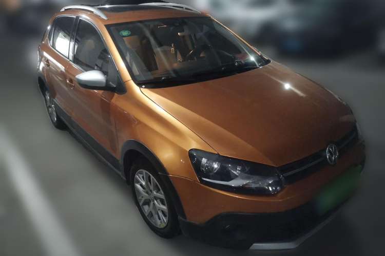 Used Volkswagen Polo 2014 1.6L Cross Polo Automatic Front Right 45 Deg