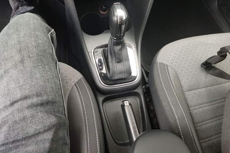 Used Volkswagen Polo 2014 1.6L Cross Polo Automatic Gear Lever