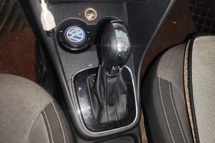 Used Volkswagen Polo 2014 1.6L Cross Polo Automatic Gear Lever