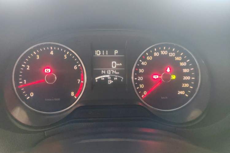 Used Volkswagen Polo 2014 1.6L Cross Polo Automatic Instrument Cluster