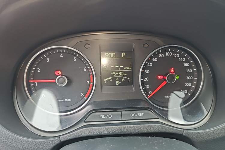 Used Volkswagen Polo 2014 1.6L Cross Polo Automatic Instrument Cluster
