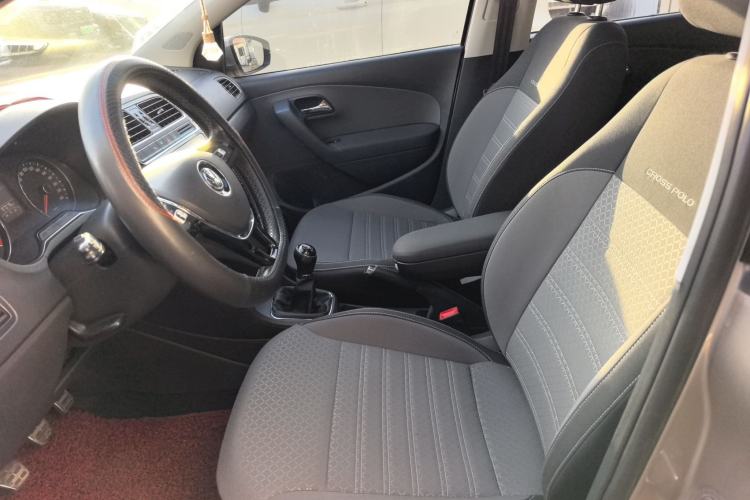 Used Volkswagen Polo 2014 1.6L Cross Polo Manual Interior 2