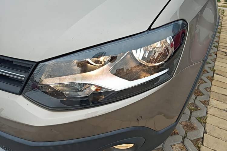 Used Volkswagen Polo 2014 1.6L Cross Polo Automatic Left Front Headlight