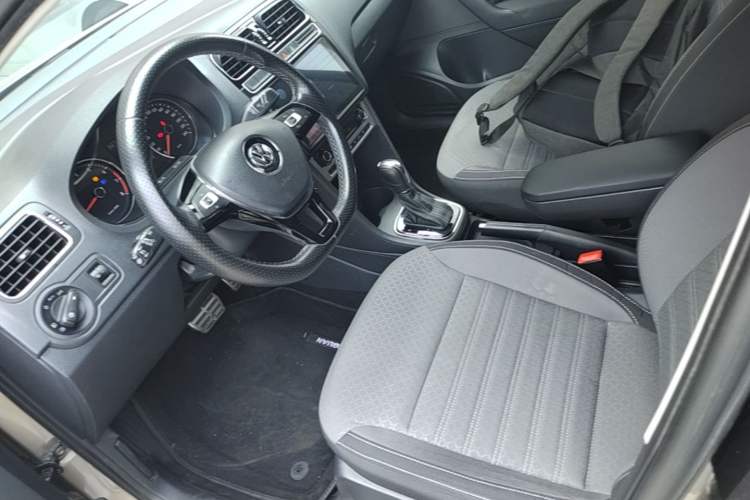 Used Volkswagen Polo 2014 1.6L Cross Polo Automatic Left Front Seat