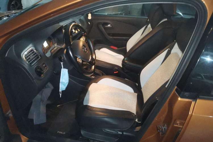 Used Volkswagen Polo 2014 1.6L Cross Polo Automatic Left Front Seat
