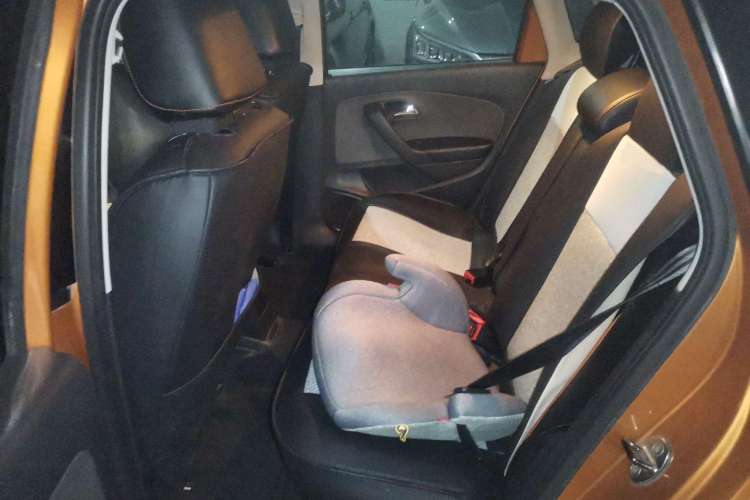 Used Volkswagen Polo 2014 1.6L Cross Polo Automatic Left Rear Seat