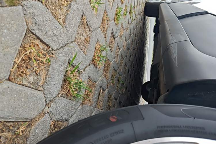 Used Volkswagen Polo 2014 1.6L Cross Polo Automatic Left Side Sill