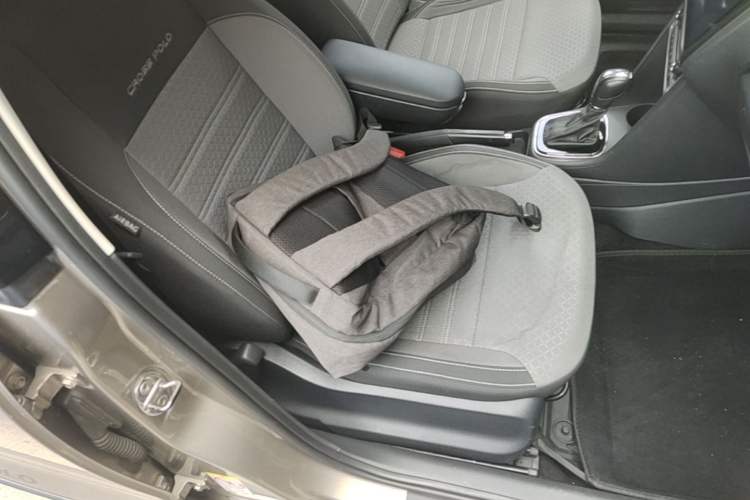 Used Volkswagen Polo 2014 1.6L Cross Polo Automatic Right Front Seat