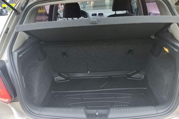Used Volkswagen Polo 2014 1.6L Cross Polo Automatic Trunk