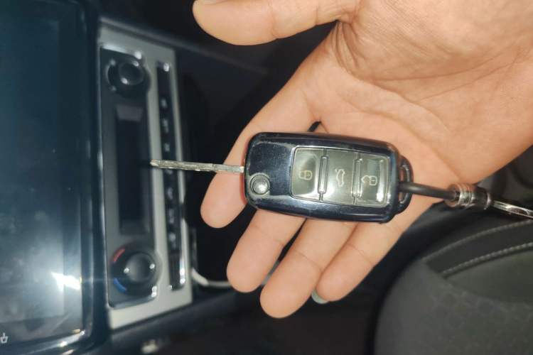 Used Volkswagen Polo 2014 1.6L Cross Polo Automatic Vehicle Key