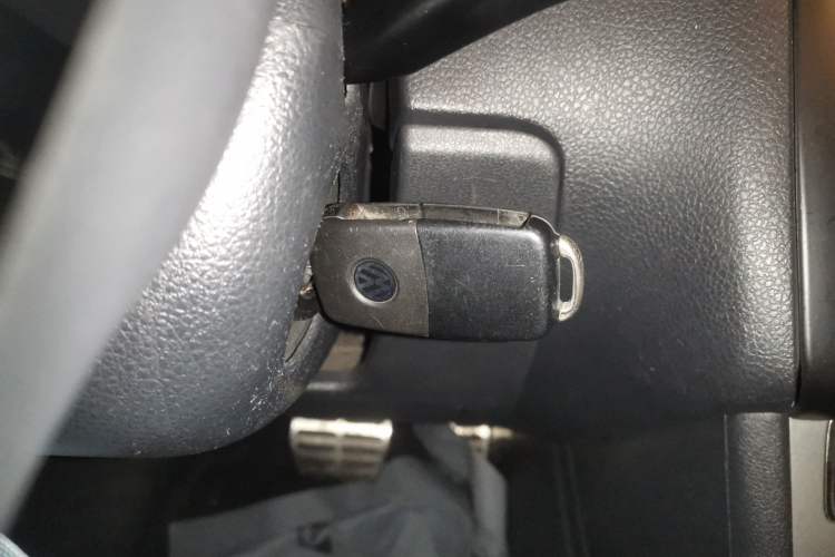Used Volkswagen Polo 2014 1.6L Cross Polo Automatic Vehicle Key