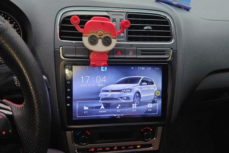Used Volkswagen Polo 2014 1.6L Cross Polo Automatic Audio And AC Panel