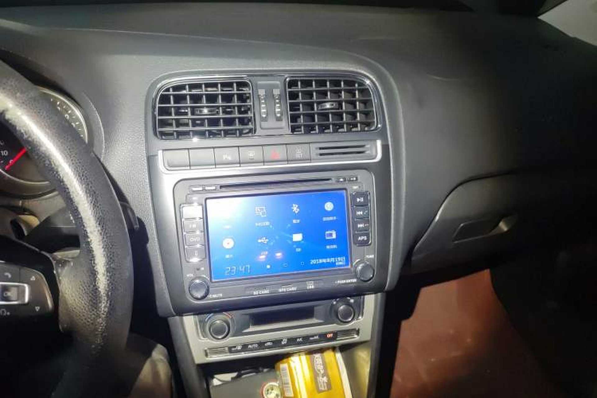 Used Volkswagen Polo 2014 1.6L Cross Polo Manual Audio And AC Panel
