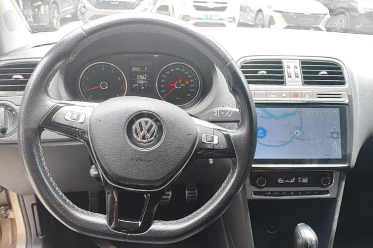 Used Volkswagen Polo 2014 1.6L Cross Polo Automatic Center Console