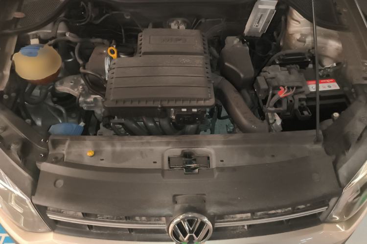 Used Volkswagen Polo 2014 1.6L Cross Polo Automatic Engine Bay