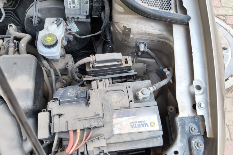 Used Volkswagen Polo 2014 1.6L Cross Polo Automatic Engine Bay Left