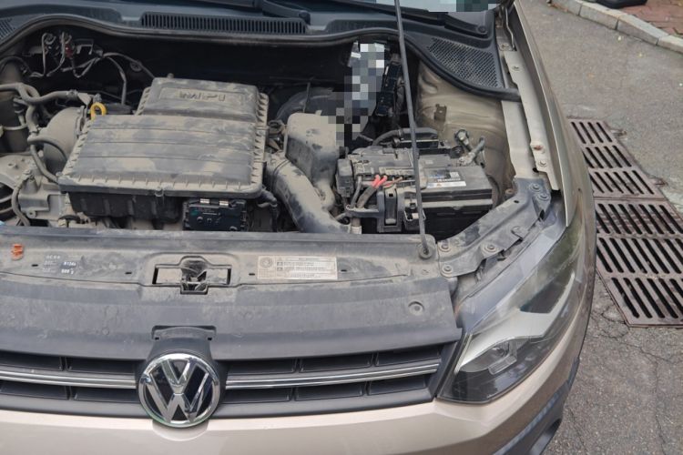 Used Volkswagen Polo 2014 1.6L Cross Polo Automatic Engine Bay Left