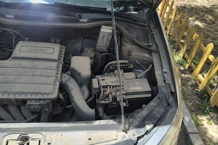 Used Volkswagen Polo 2014 1.6L Cross Polo Automatic Engine Bay Left
