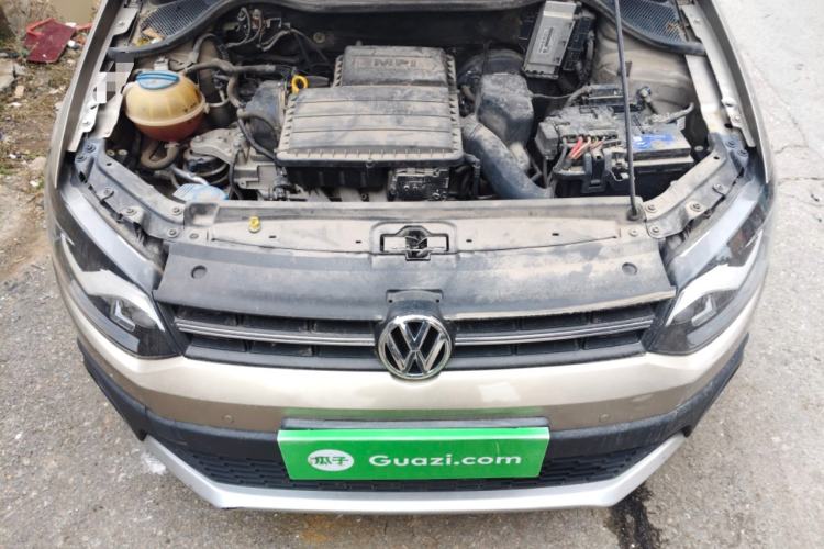 Used Volkswagen Polo 2014 1.6L Cross Polo Automatic Engine Bay