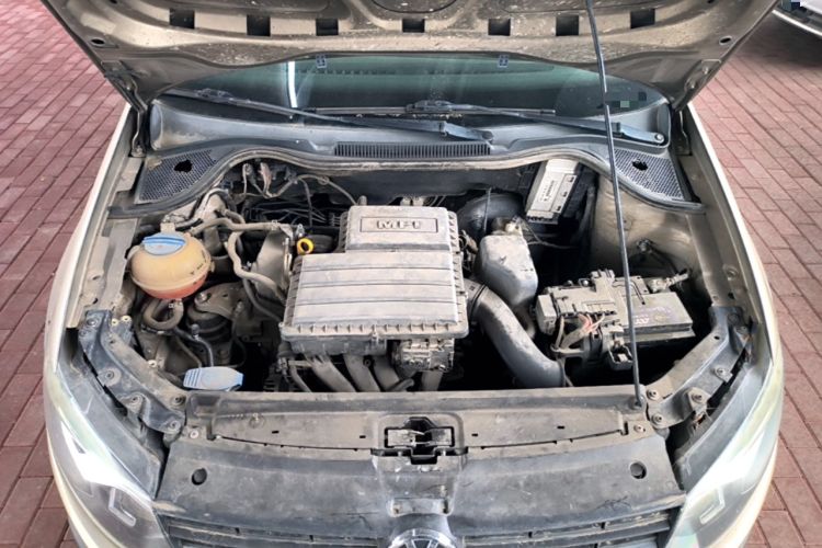 Used Volkswagen Polo 2014 1.6L Cross Polo Manual Engine Bay