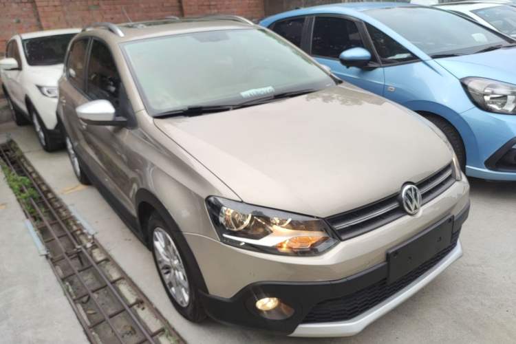Used Volkswagen Polo 2014 1.6L Cross Polo Automatic Exterior 1