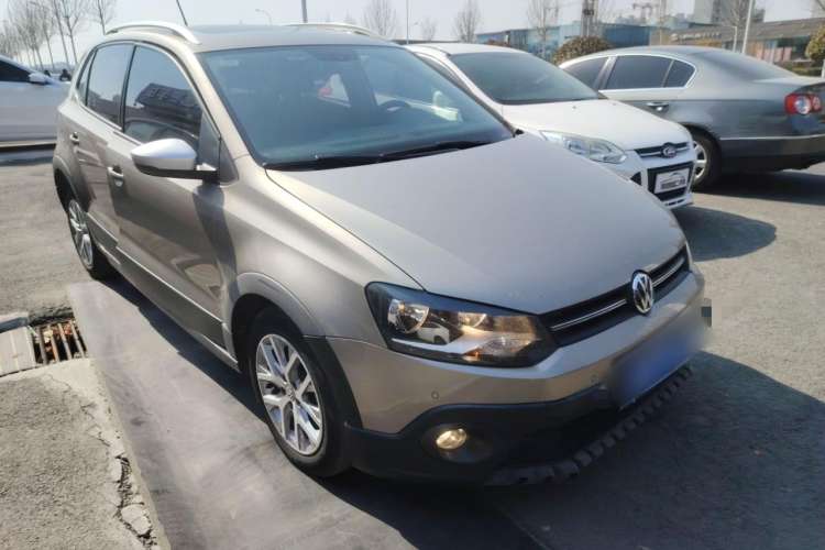 Used Volkswagen Polo 2014 1.6L Cross Polo Automatic Exterior 2