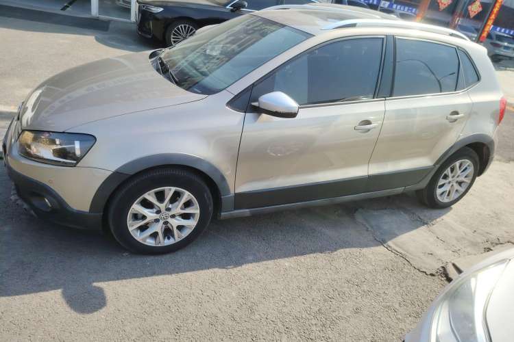 Used Volkswagen Polo 2014 1.6L Cross Polo Automatic Exterior 3