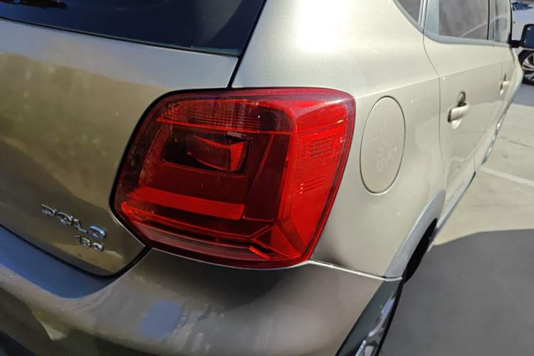 Used Volkswagen Polo 2014 1.6L Cross Polo Automatic Exterior 6