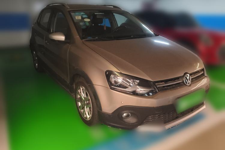 Used Volkswagen Polo 2014 1.6L Cross Polo Automatic Front Right 45 Deg
