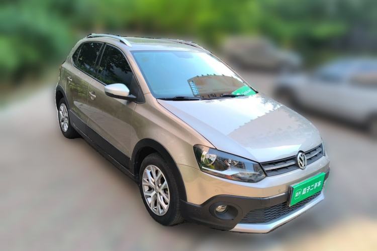 Used Volkswagen Polo 2014 1.6L Cross Polo Automatic Front Right 45 Deg