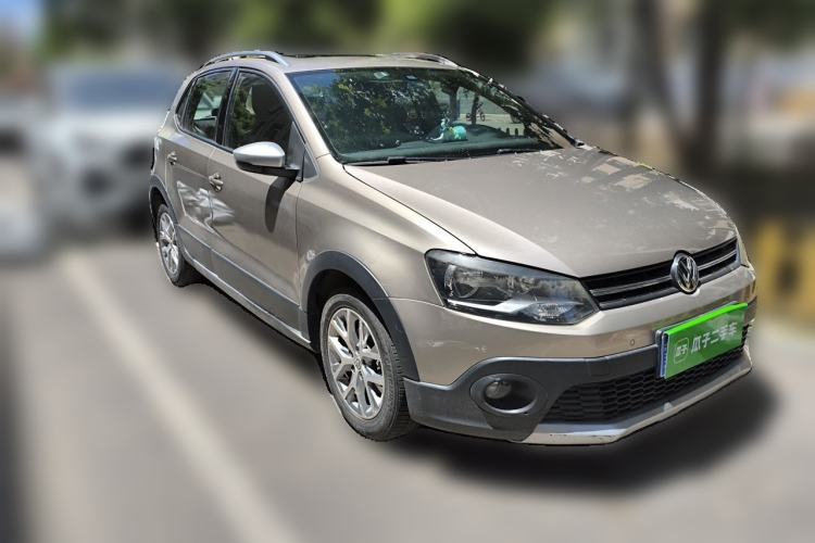 Used Volkswagen Polo 2014 1.6L Cross Polo Automatic Front Right 45 Deg