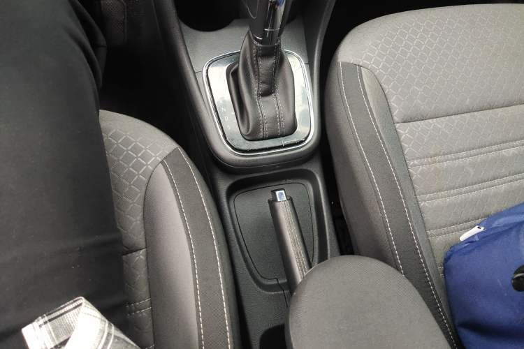 Used Volkswagen Polo 2014 1.6L Cross Polo Automatic Gear Lever