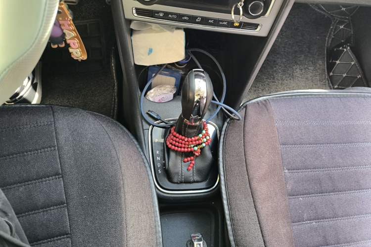 Used Volkswagen Polo 2014 1.6L Cross Polo Automatic Gear Lever