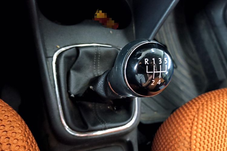 Used Volkswagen Polo 2014 1.6L Cross Polo Manual Gear Lever