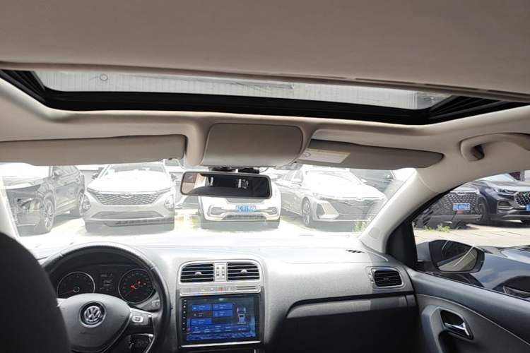 Used Volkswagen Polo 2014 1.6L Cross Polo Automatic Headliner