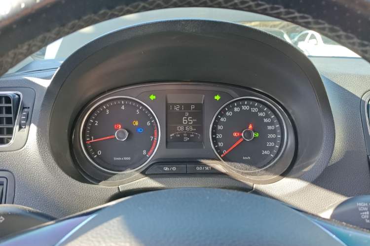 Used Volkswagen Polo 2014 1.6L Cross Polo Automatic Instrument Cluster