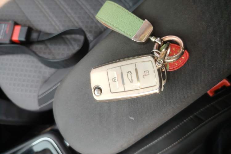 Used Volkswagen Polo 2014 1.6L Cross Polo Automatic Interior 1