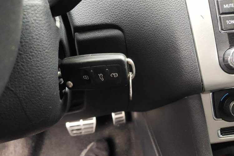 Used Volkswagen Polo 2014 1.6L Cross Polo Automatic Interior 1